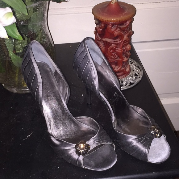 👠Gray satin high heels with bling - Picture 2 of 4